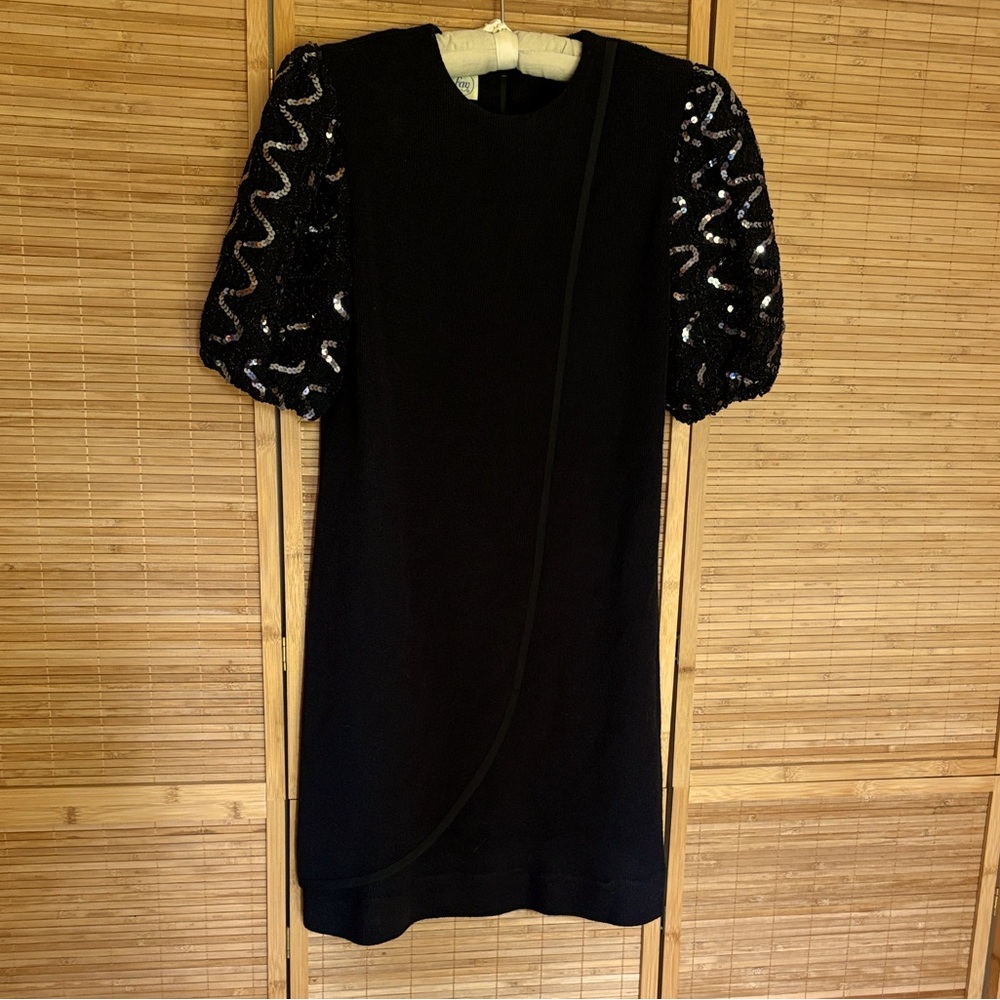 Leslie Fay Vintage Black Sz 8 Cocktail Dress 
with Sequin Sleeves